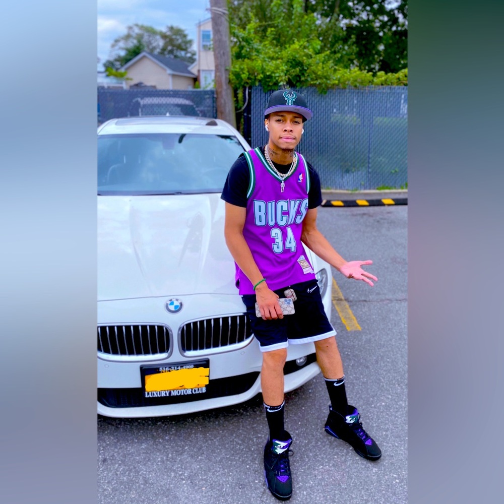 Meet your Posher, Devaughn